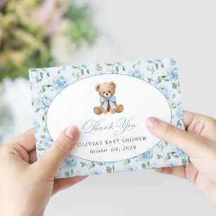 Teddybär, blaues Band, blaue Blumen, Babyparty Dankeskarte