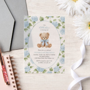 Teddybär, blaues Band, blaue Blumen, erster Geburt