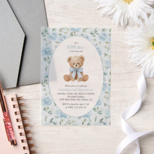 Teddybär, blaues Band, blaue Blumen, erster Geburt