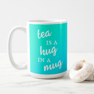 Tee ist ein Schluck in einer Tasse Blue Aquamarin