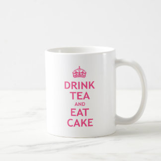 Tee trinken und Kuchen essen Kaffeetasse