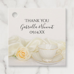 Teecup mit Blume White Rose Hochzeit Geschenkanhänger