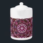Teekanne mit Cranberry Mandala<br><div class="desc">Teekanne mit Kranberry und weißem Mandala-Design.</div>