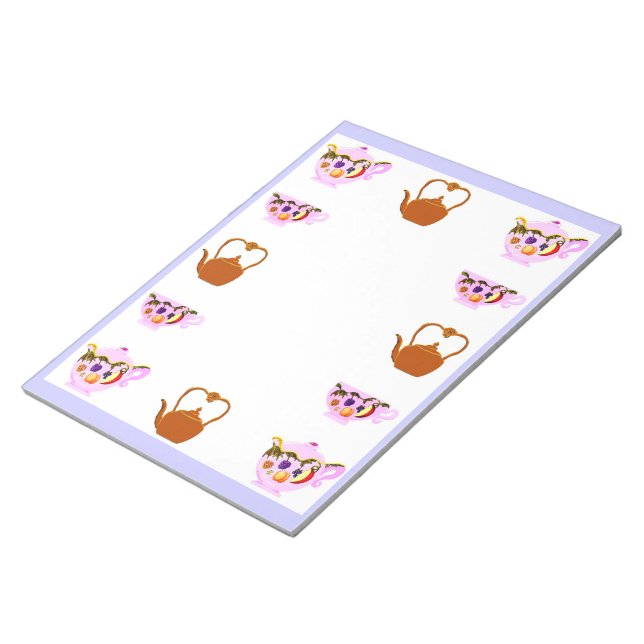 Teekanne, Teakup und Kupferteakettentext Notizblock (angewinkelt)