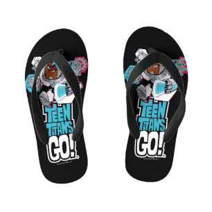 Teen Titans Go! Arsenal-Grafik von Cyborg Kinderbadesandalen