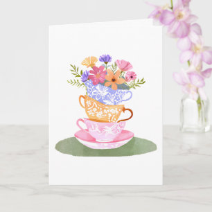 Teetassenstapel in Pastell mit Blumen gute Besseru Karte