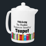 Teetrinken, romanische Bücher lesen<br><div class="desc">Dieses Tea Drinking Romance Reading Teapot ist perfekt für Buchliebhaber,  während sie in ihrem Lieblingsbuch trinken. Dieser farbenfrohe Teekessel ist eine tolle Geschenkidee für Bücherwürmer und Bibliophile.</div>