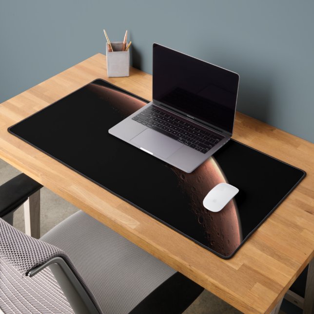 Teil der Mars an der Grenze von Licht und Dunkel. Schreibtischunterlage (Büro 2)