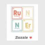 Teilnehmer Periodic Table Marathon Runners Science Aufkleber<br><div class="desc">Ein humorvolles Design eines Periodischen Tisches, der "Runner" für Individuen sagt, die Leidenschaft für Laufen und Chemie haben. Ob sie Joggen in der Natur genießen oder in Marathons oder Triathlons konkurrieren, dieses Design ist für diejenigen, die beide verfolgen Liebe.</div>