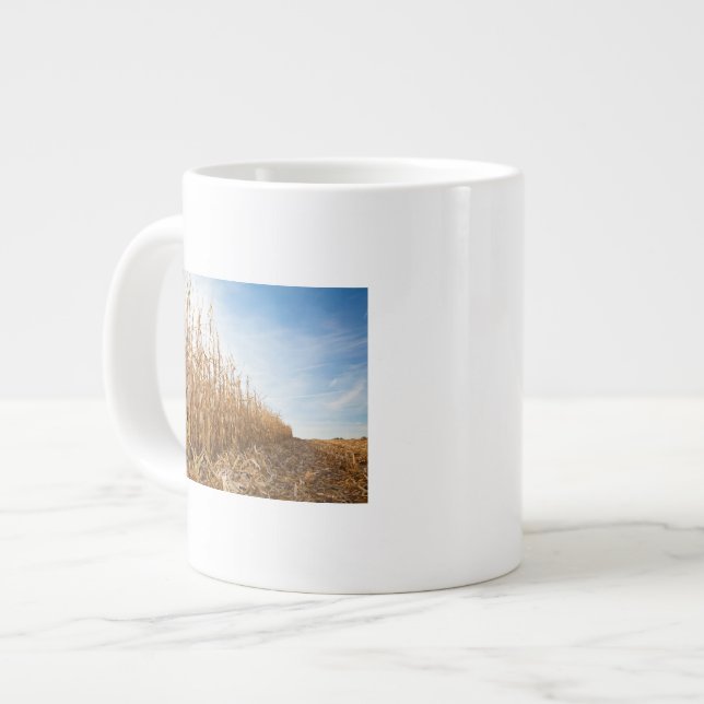 Teils geerntetes Mais-Feld Jumbo-Tasse (Vorderseite Links)