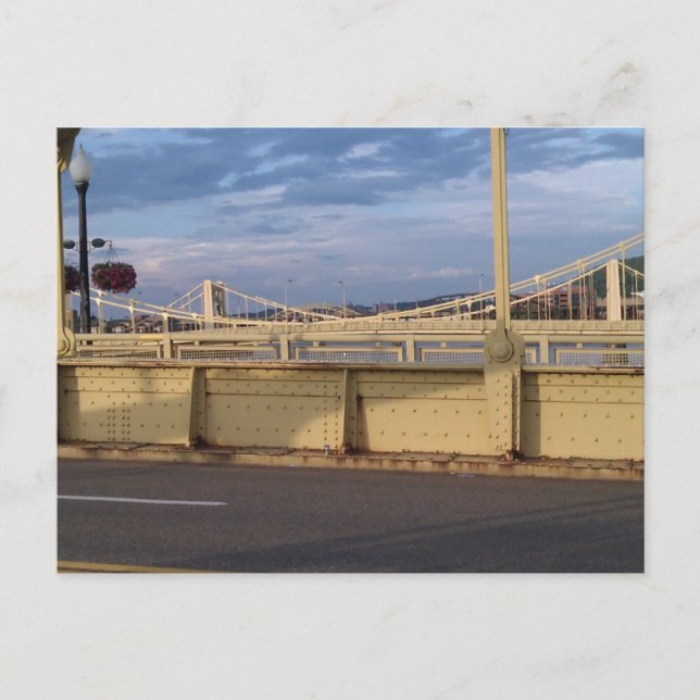 Teilweise bewölkt über den Drei Schwestern Brücken Postkarte (Vorderseite)