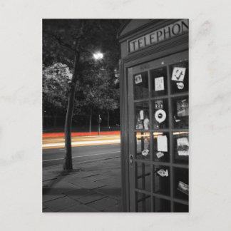 Telefonkasten und Lichtspur Postkarte