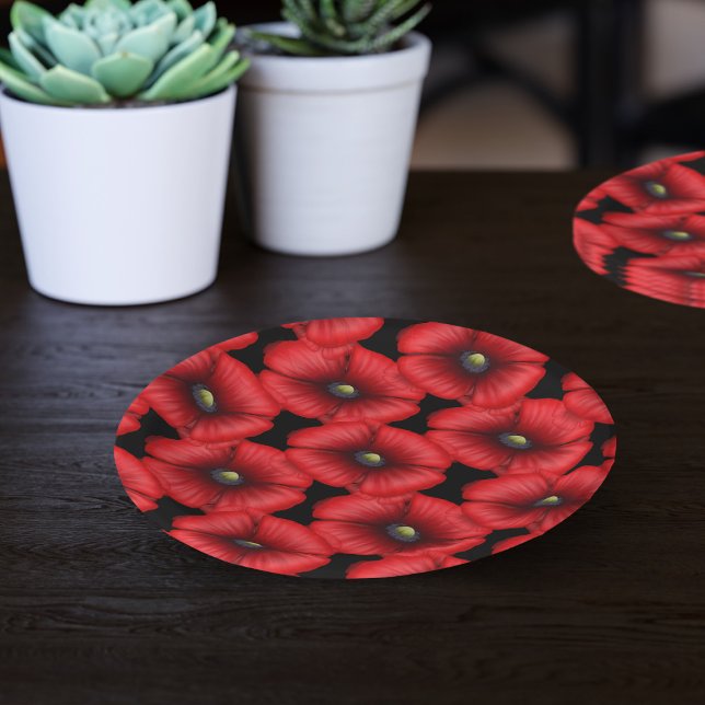 Teller für Blumenmuster aus schwarzem und rotem Po (Poppy pattern paper plate perfect for your parties. Pop some snacks on them today!)