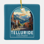 Telluride Colorado Kunstvoll wandern Vintag Keramikornament<br><div class="desc">Telluride Retrovektor-Reise-Design in einem Emblem-Stil. Telluride,  eine ehemalige Viktorianische Bergbaustadt in den Rocky Mountains von Colorado,  ist ein Set in einem Kastenschlucht inmitten von bewaldeten Gipfeln am Fuße eines beliebten Ski- und Golfplatzes.</div>