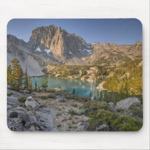 Tempel-Felsspitze und zweiter See Mousepad