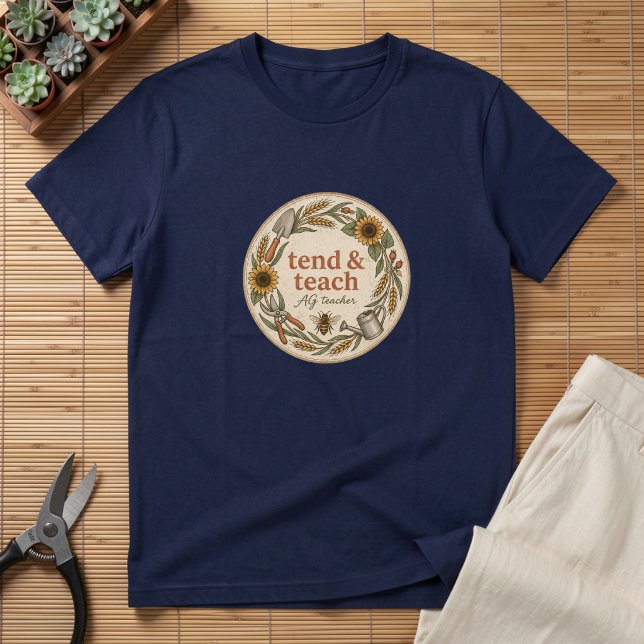 Tend & Teach AG-Lehrerin Tri-Blend Shirt (Von Creator hochgeladen)