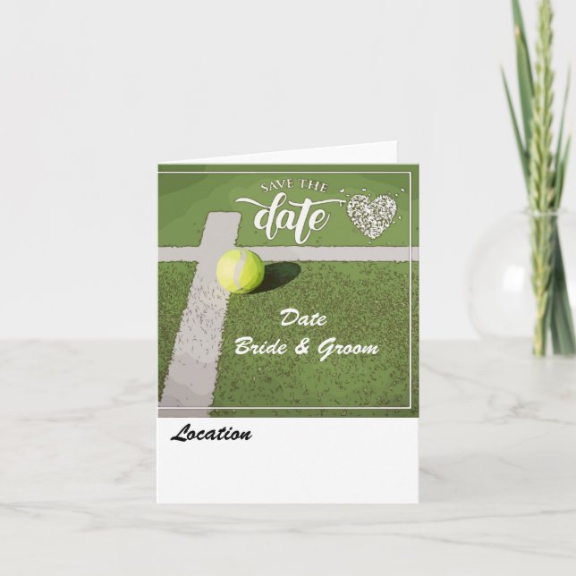 Tennis ball on green with love on green court einladung (Vorderseite)
