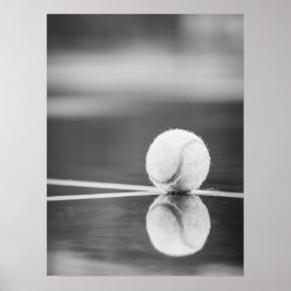 Tennis Ball Reflexion über den Nassplatz Poster