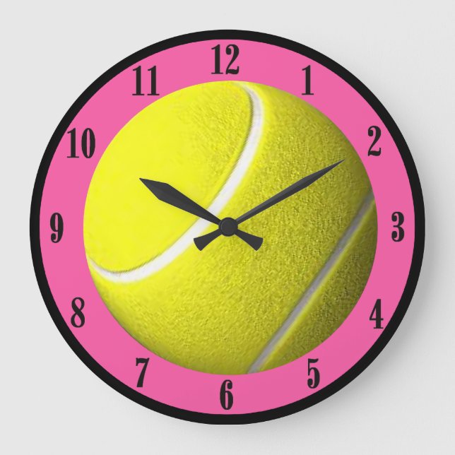 Tennis Ball Wall Clock Pink Court Schwarze Zahlen Große Wanduhr (Vorderseite)
