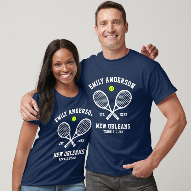 Tennis Custom Club Name Ball Racket T-Shirt (Von Creator hochgeladen)