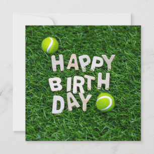 Tennis Happy Geburtstag mit Tennisball auf Grün Karte