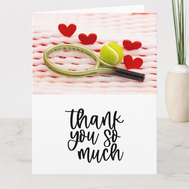 Tennis mit Schläger und Kugeln Dankeskarte (Vorderseite)