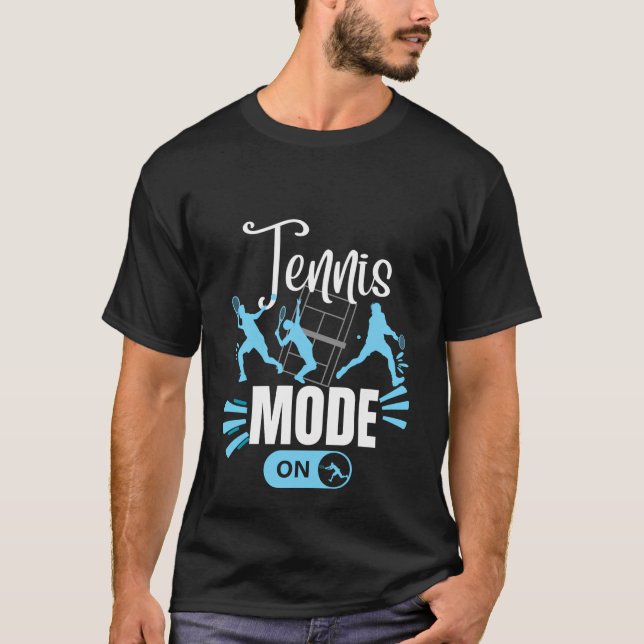 Tennis-Modus Beim Sonnenbaden T-Shirt (Vorderseite)