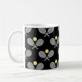 Tennis Nahtloses Muster - Racket und Ball auf schw Kaffeetasse