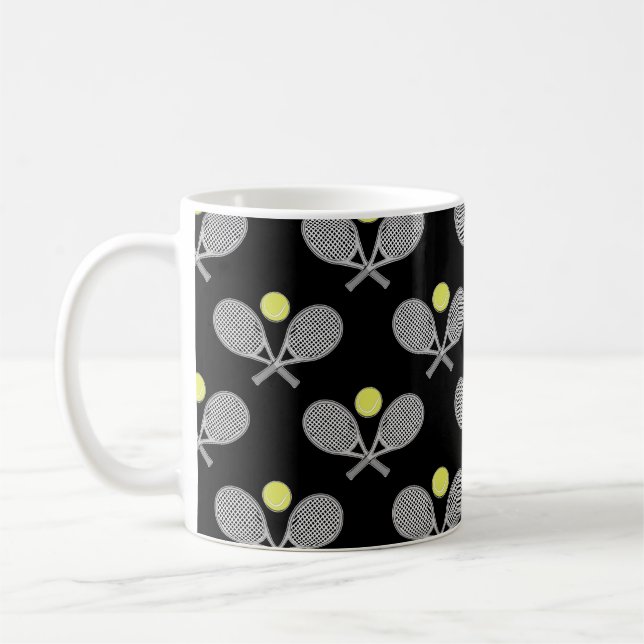 Tennis Nahtloses Muster - Racket und Ball auf schw Kaffeetasse (Links)