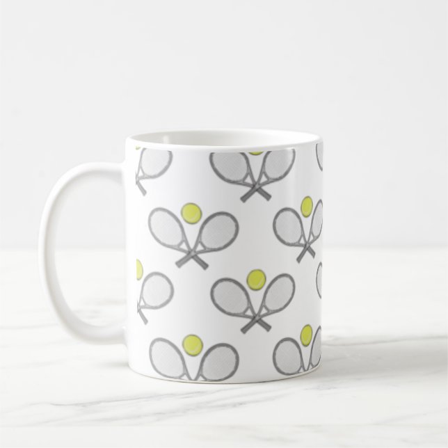 Tennis Nahtloses Muster - Racket und Ball auf Weiß Kaffeetasse (Links)