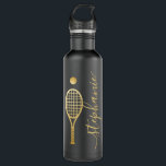 Tennis Personalisiert Black and Gold Edelstahlflasche<br><div class="desc">Personalisierte Edelstahlflasche aus schwarzem und goldfarbenem Edelstahl mit elegantem Schriftnamensmonogramm mit Tennisschläger und Tennisballsymbol.</div>