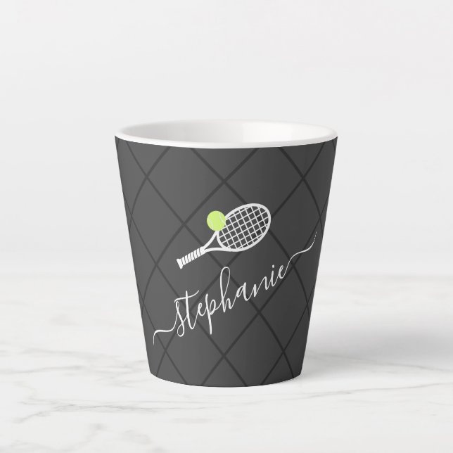 Tennis Personalisiert Script Name Monogram Milchtasse (Vorderseite)