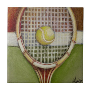 Tennis-Racket mit Ball-Lay vor Gericht Fliese