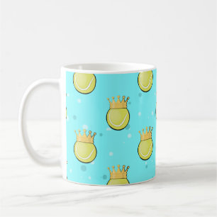 Tennis Sports King Pattern auf blauem Hintergrund Kaffeetasse