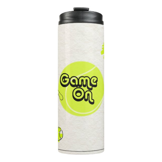 Tennis Sports Tumbler mit dem Zitat GAME ON Thermosbecher (Vorderseite)