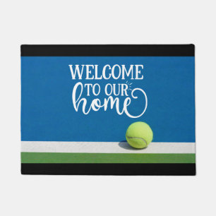 Tennisball auf dem Platz Begrüßung zu unserer Zuha Fußmatte