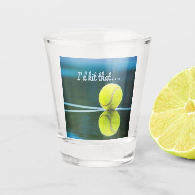 Tennisball, den ich dieses lustige Geschenk schlag Schnapsglas (Vorderseite)