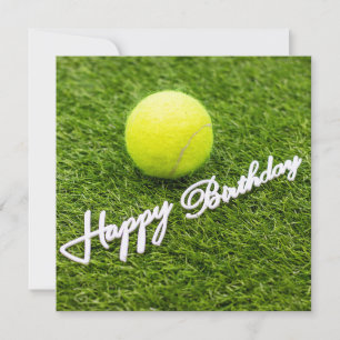Tennisball mit einem guten Geburtstagswort auf Grü Karte