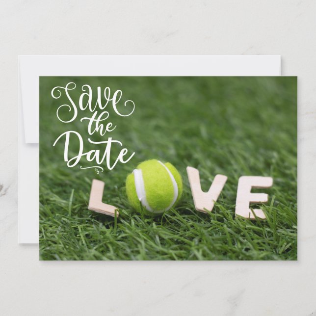 Tennisball mit Liebe Buchstabenwort Save the Date Einladung (Vorderseite)