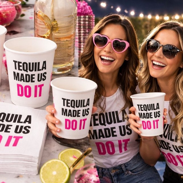 Tequila Made Us Do It | Bride Squad Drinking Pappbecher (Von Creator hochgeladen)