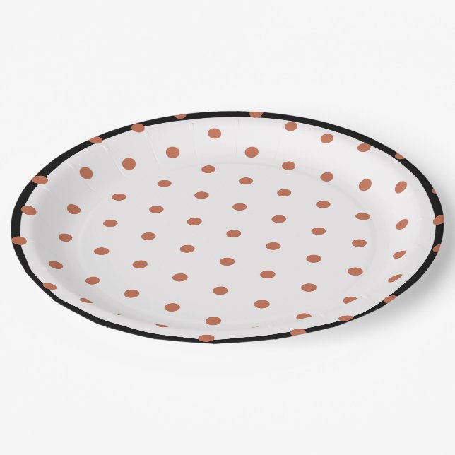 Terra Cotta Polka Dots Black Trim Pappteller (Schrägansicht)