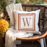 Terra Cotta und White Classic Square Monogram Kissen<br><div class="desc">Entwerfen Sie Ihr eigenes, individuelles Kissen in beliebiger Farbkombination, um sich perfekt mit Ihrer Wohngestaltung in jedem Raum abzustimmen! Verwenden Sie die Entwurfswerkzeuge, um die Hintergrundfarbe und die quadratische Randfarbe zu ändern, oder fügen Sie Ihren eigenen Text hinzu, um einen Namen, eine Monogramm-Initiale oder einen anderen speziellen Text einzufügen. Jedes...</div>