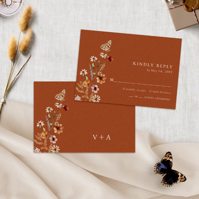 Terracotta Boho Chic Floral Wedding RSVP Karte (Terracotta Boho Chic Floral Wedding RSVP Card Butterfly Monogram by Painted Paperie
)