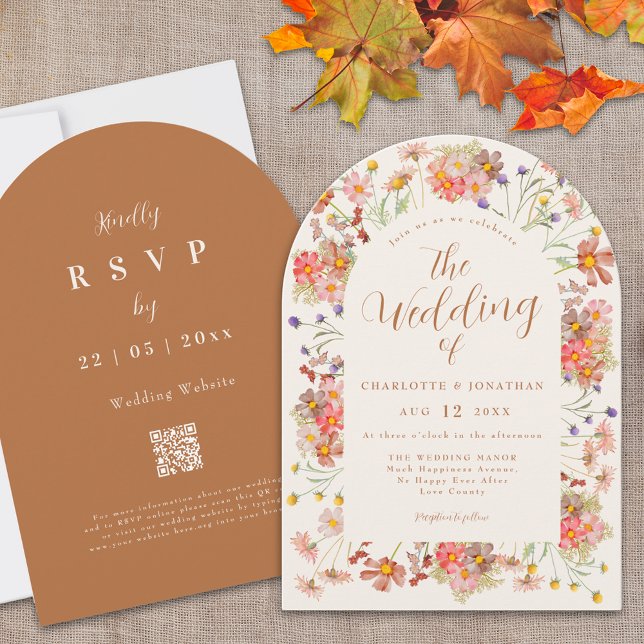 Terracotta Boho Hochzeit im Herbst Einladung (Boho fall floral arch qr code Wedding invitation Watercolor wildflowers elegant script terracotta)