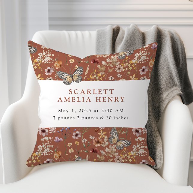 Terracotta Boho Wildblume Baby Stats Kissen (Terracotta Boho Wildflower Baby Stats Throw Pillow with Butterflies by Painted Paperie
)