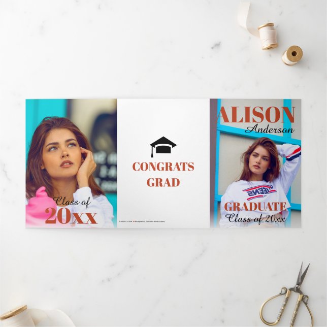 Terracotta Class of 2025 Abschluss Foto Dreifach Gefaltete Ankündigung (Außenbereich)