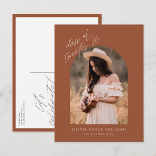 Terracotta Class of 2025 Arch Foto Abschluss Einladungspostkarte