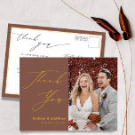 Terracotta Elegant Gold Script Wedding Vielen Dank Postkarte<br><div class="desc">Terracotta Elegant Gold Script Modernes Foto Einfache Hochzeit Vielen Dank Postcard. Mit diesem wunderschönen Foto bedanken Sie sich herzlich bei Ihren Freunden und Familienmitgliedern,  die Ihre Hochzeit zu einem besonderen Erlebnis gemacht haben. Alle Texte sind so vorbereitet,  dass Sie sie einfach und schnell mit Ihren eigenen Worten personalisieren können.</div>