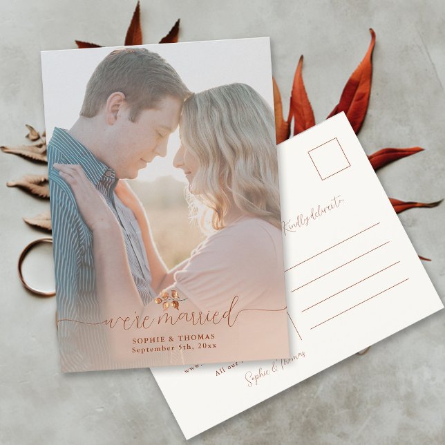 Terracotta Foliage Foto Elopement Ankündigung Postkarte (Elopement Postcard Fall Autumn Wedding Photo Elegant Calligraphy Modern Simple Classy Terracotta)