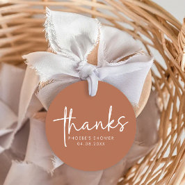 Terracotta Minimalistisches Script-Brautparty Geschenkanhänger